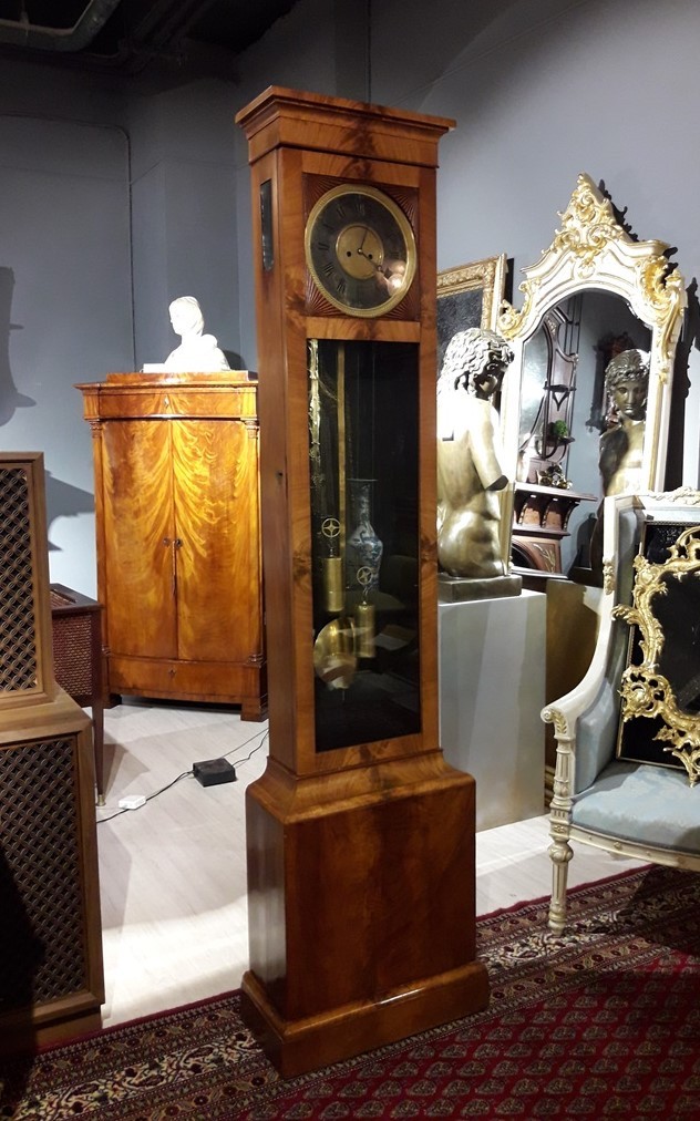 Антикварные русские напольные часы XIX в.
