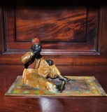 Sculpture "Smoking on the carpet"