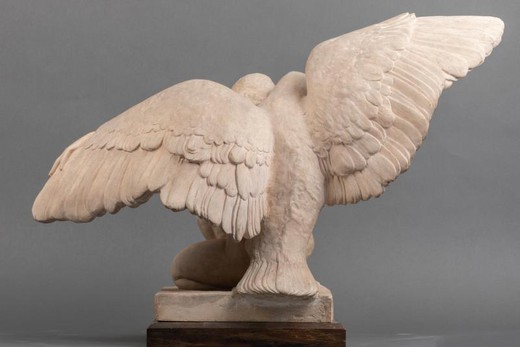 Антикварная скульптура "Леда и Лебедь"