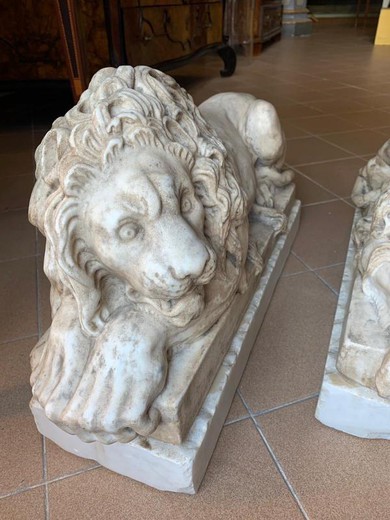 Антикварные парные скульптуры Львы