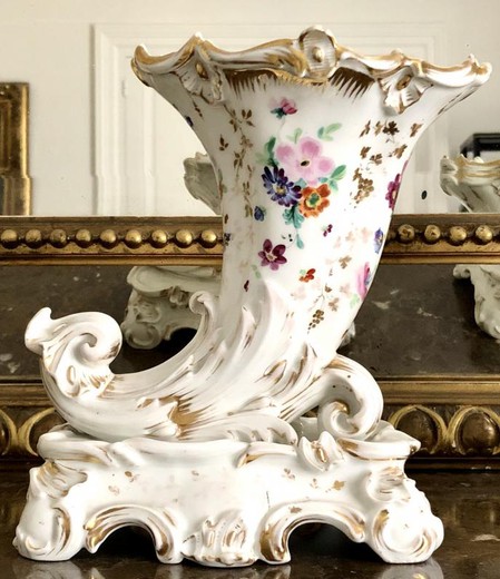 Антикварные вазы "Рог изобилия"