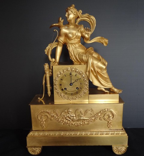 антикварные часы из золоченой бронзы в стиле ампир 19 века