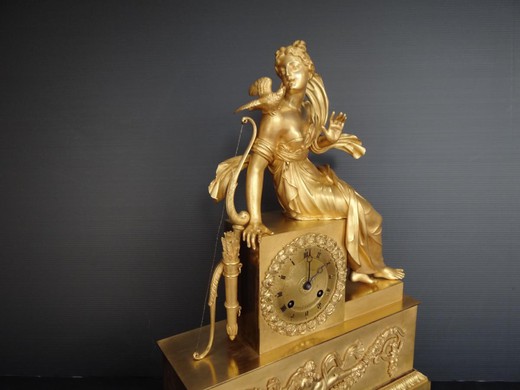 старинные часы из золоченой бронзы в стиле ампир 19 века
