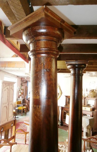 старинные парные колонны из ореха классицизм