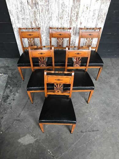 старинные стулья, антиквариат, набор из шести стульев, резные стулья, винтажные стулья
