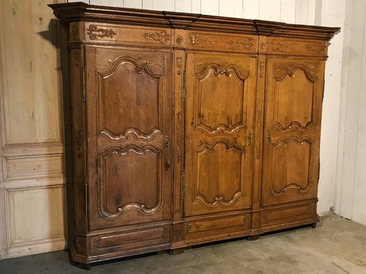 антикварный шкаф, старинная мебель из дуба, антикварная мебель в стиле Людовика XIV, барокко, антикварная галерея, магазин антиквариата, антиквариат
