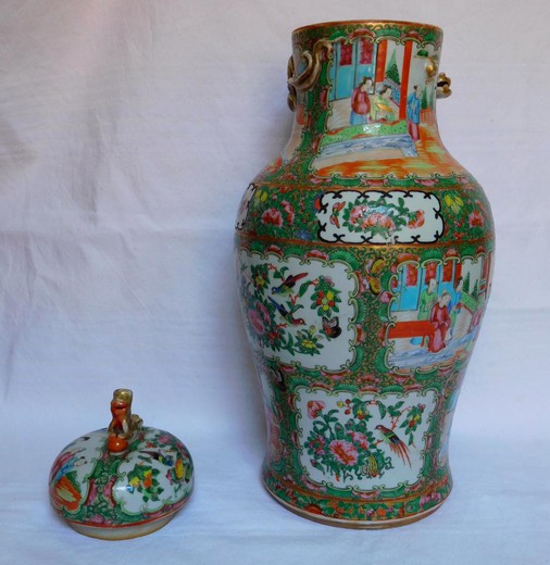 антикварная ваза, старинная фарфоровая ваза, антикварная китайская ваза, старинная ваза в восточном стиле, антиквариат в восточном стиле, старинный фарфор XIX века, антикварный магазин, галерея антиквариата