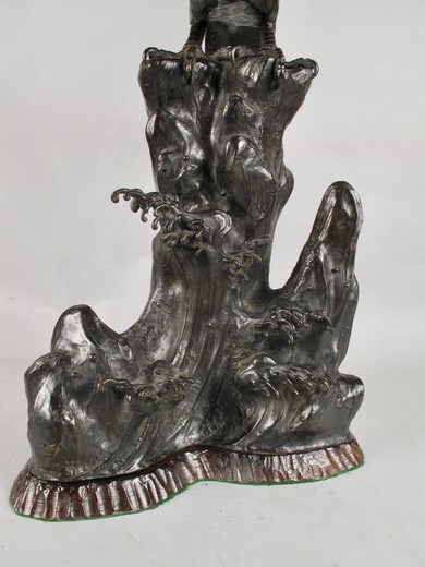 Большая антикварная скульптура «Орел»