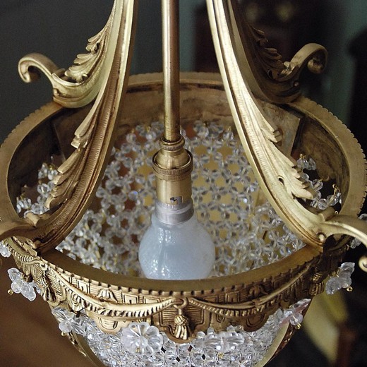 Антикварный фонарь с хрустальными подвесками