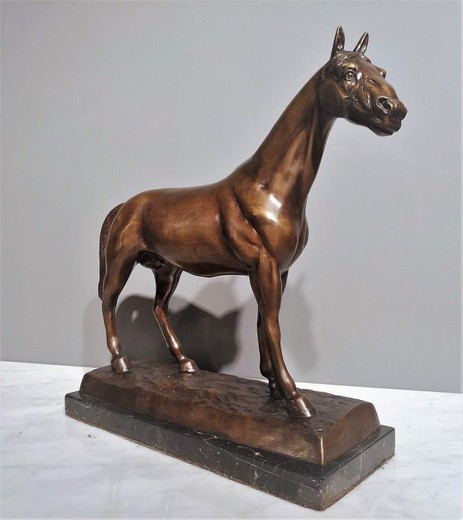 Скульптура «Лошадь»