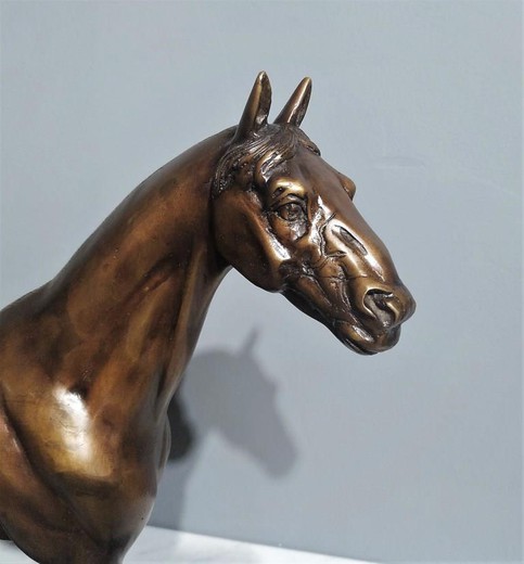 Небольшая скульптура «Лошадь»