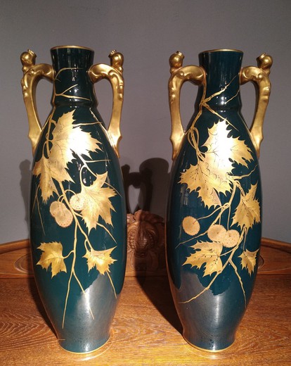 старинные парные керамические вазы