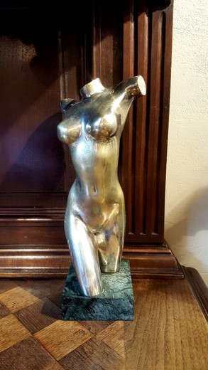 antique nude sculpture,