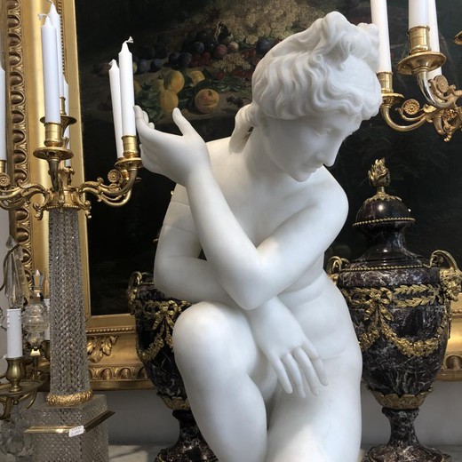 Antique sculpture "Aphrodite"