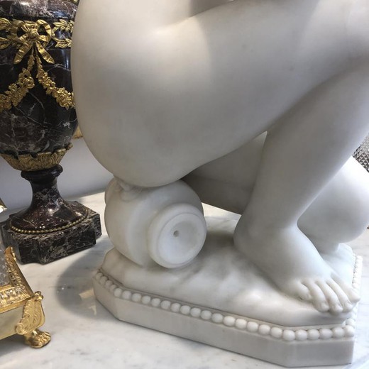 Антикварная скульптура «Афродита»