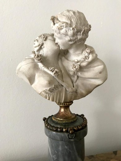 Antique sculpture "Kiss"
