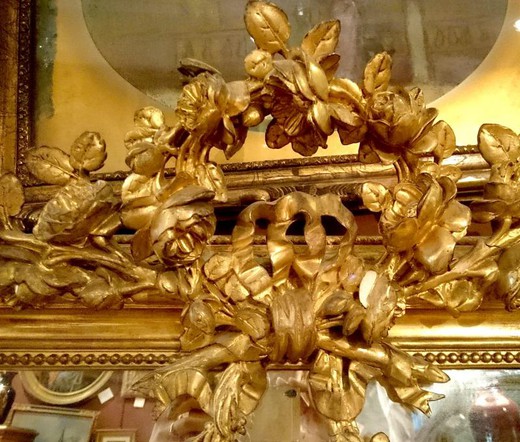 Антикварное зеркало в стиле Людовика XIV