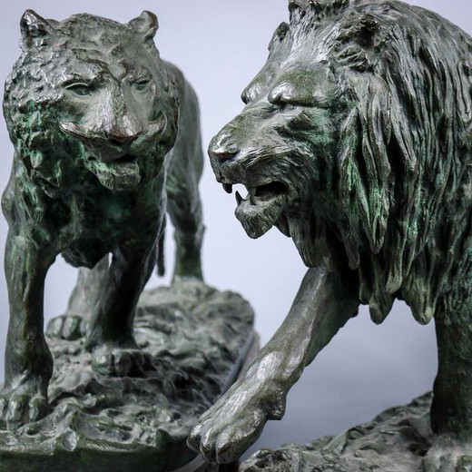 Старинные парные скульптуры «Лев и львица»