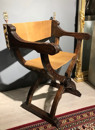 Антикварное курульное кресло