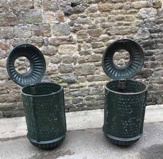 Pair of antique urns