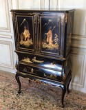 Antique Chinese style cabinet bar