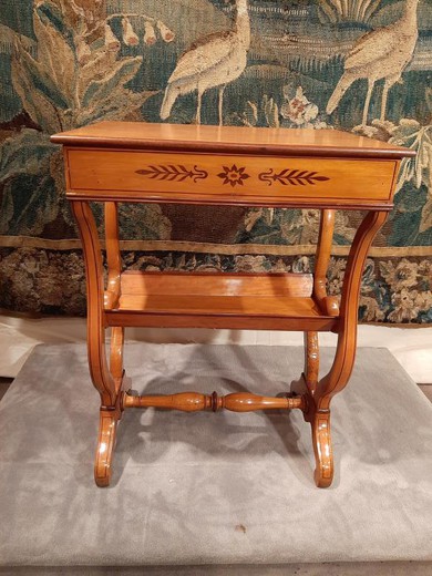 Антикварный столик для рукоделия в стиле Карла Х