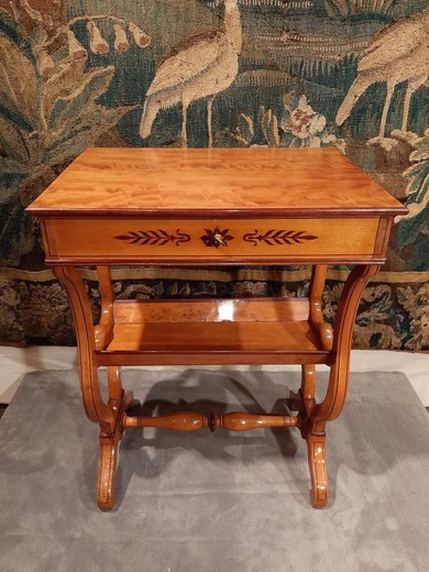 Антикварный столик для рукоделия в стиле Карла Х