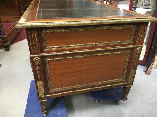 antique Louis XVI furniture