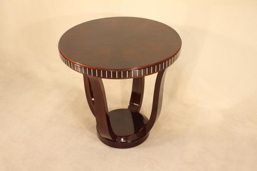 Кофейный столик в стиле ар-деко