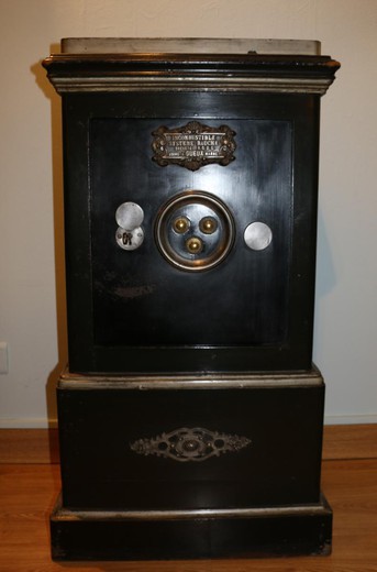 Antique incombustible strongbox