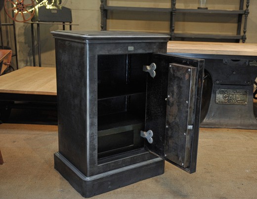 antique working safe