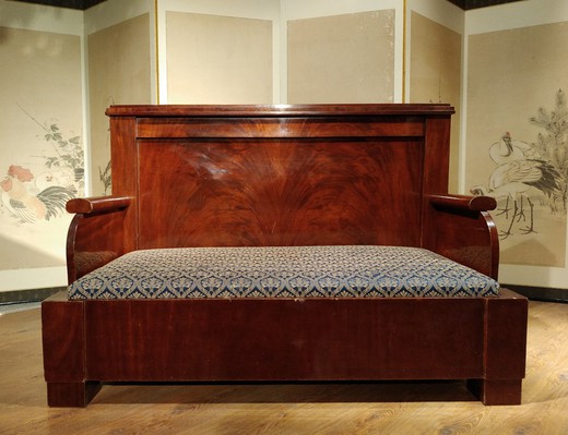 Купить старинный диван в стиле Ампир в Москве