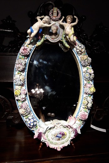 Старинное зеркало мануфактуры Мейсен