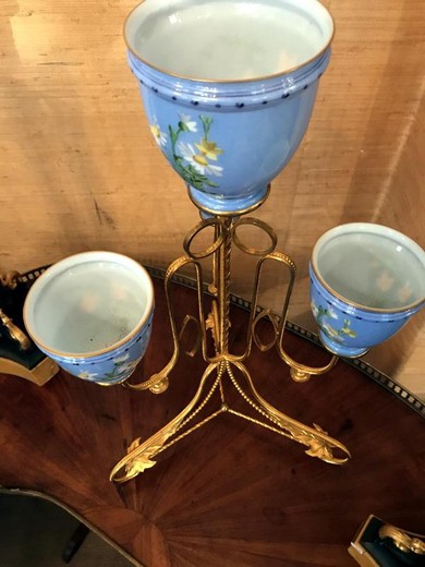 Antique stand with four planters