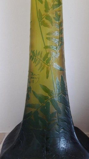 Antique vase "Daum Nancy"