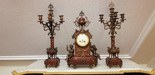 Антикварные часы и парные канделябры Людовик XVI