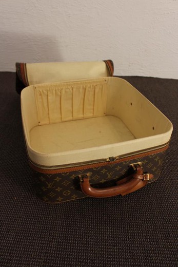 Antique bag Louis Vuitton