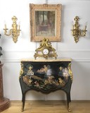 Antique chest of drawers in the style of Louis XV