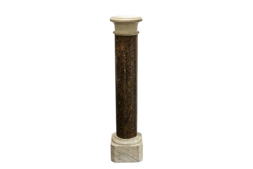 Антикварная мраморная колонна - пьедестал