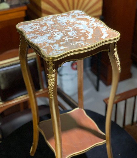 Антикварный столик - консоль в стиле рококо