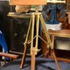 Антикварный телескоп на штативе