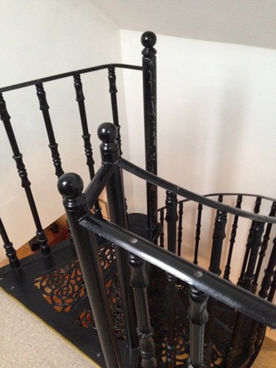 антикварная лестница из железа, чугунная лестница, железная лестница, европейский дизайн
