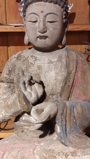 Будда в позе лотоса