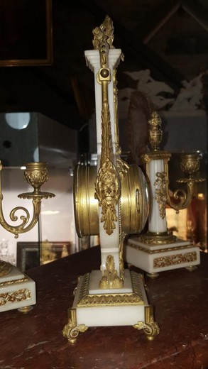 антикварный магазин часов предметов декора и интерьера ампир
