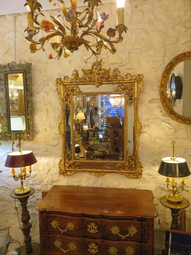 предметы декора и интерьера, антикварное зеркало, старинное зеркало, зеркало из дерева, зеркало из дерева с позолотой