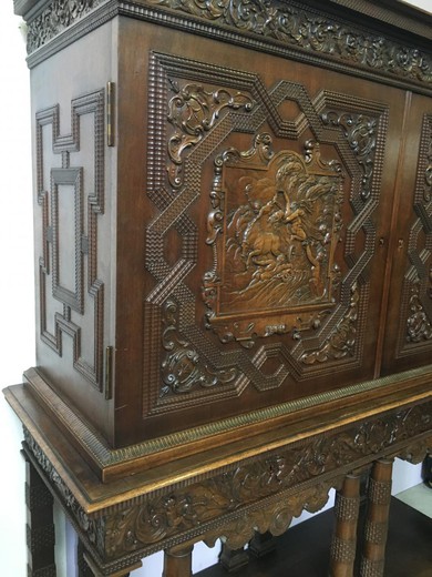 Cabinet On Stand In Walnut 19thc