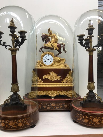 антикварные часы и парные канделябры из бронзы в стиле карл 10 купить в москве