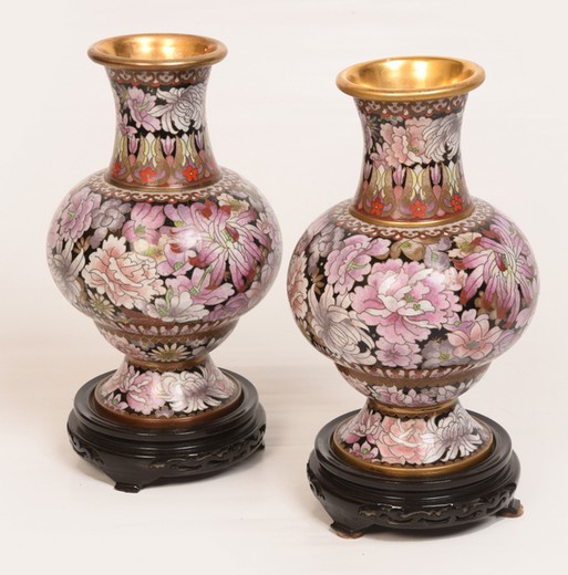 вазы клуазоне, парные вазы в восточном стиле, парные вазы с перегородчатой эмалью