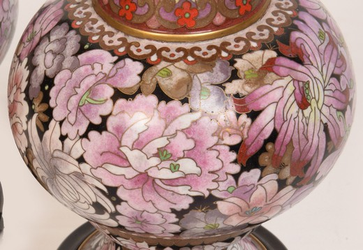 старинные вазы, вазы клуазоне, парные вазы в восточном стиле, парные вазы с перегородчатой эмалью