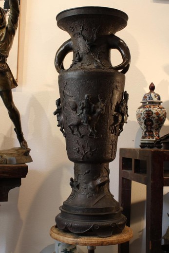 предметы интерьера и декора, предметы декора, старинные вазы, антикварные вазы, парные вазы, две антикварные вазы, антикварные вазы в восточном стиле, восточный стиль